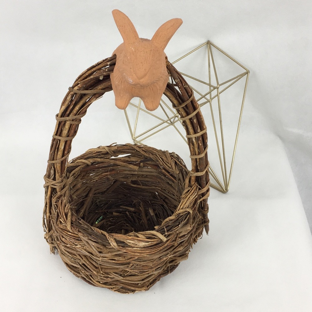 Grapevine Basket With Terracotta Bunny Top